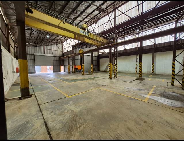 512M² FACTORY TO LET IN APEX